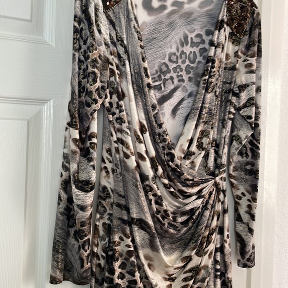 Gorgeous Cache Dress / animal print an Gold shimmer Beads/Sequins at shoulder - Picture 5 of 7